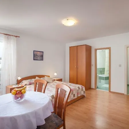 Cvjetni Dvori *